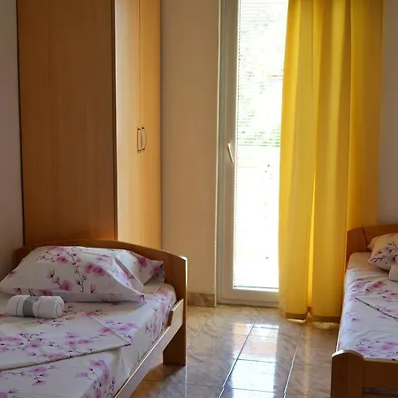 بيت ضيافة Adria *