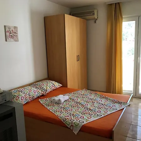Adria بيت ضيافة بودغوريتْسا