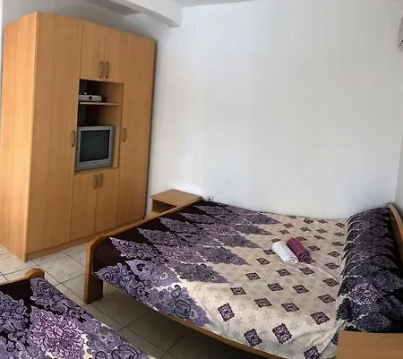 Adria بيت ضيافة بودغوريتْسا